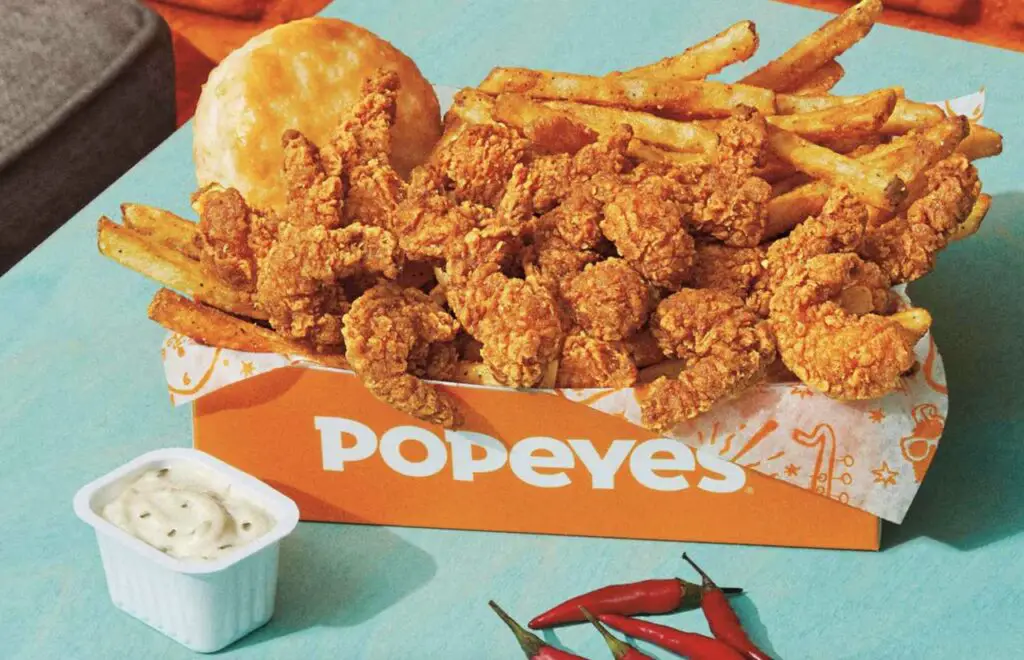 Image of a gluten-free Popeyes meal with a variety of options, highlighting the delicious and safe choices available.